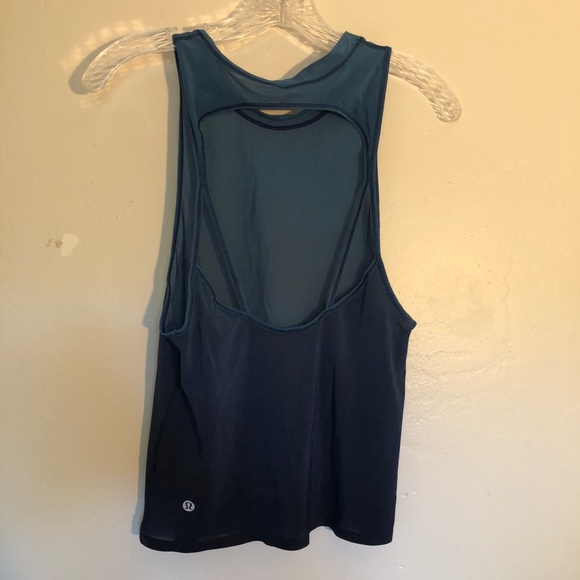 Lululemon Chase Me Down Tank size 2 - Picture 4 of 8